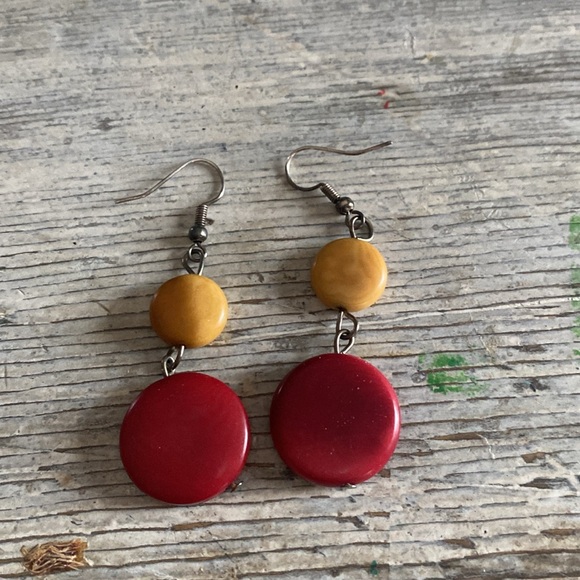 Beautiful red mustard, dangle earrings - Picture 2 of 4